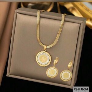 Luxurious 18 k Gold plated stainless steel Necklace and earrings Set